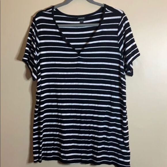 Torrid Black & White Striped T-Shirt - Picture 2 of 7